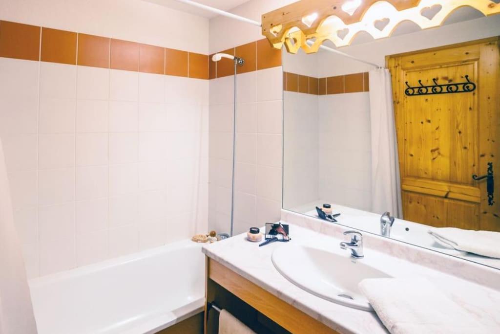 Appartement Rez-De-Chaussee, Cosy T3 4 A 6 Pers Avec Piscines Interieure & Exterieure A Samoens En Haute-Savoie מראה חיצוני תמונה